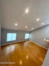 356 Sunshine Ct in Englishtown, NJ - Building Photo - Building Photo