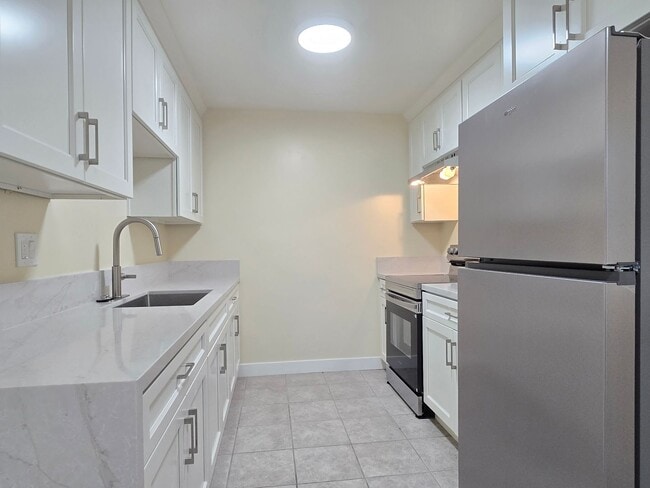 1365 Stanwood Dr, Unit 4 in San Jose, CA - Foto de edificio - Building Photo