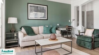 925 Canterbury Rd NE in Atlanta, GA - Building Photo