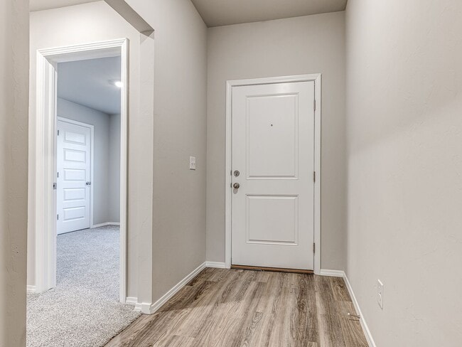 10008 SW 42nd St in Mustang, OK - Building Photo - Building Photo