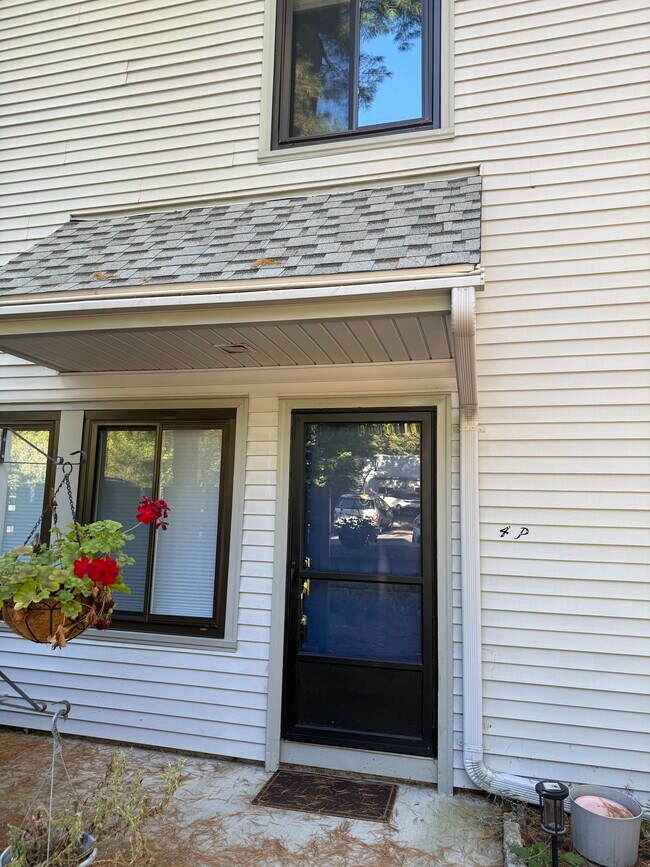 4 Staunton Ct in Farmington, CT - Building Photo - Building Photo