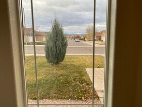 1036 Willowcrest Dr in Pueblo, CO - Building Photo - Building Photo