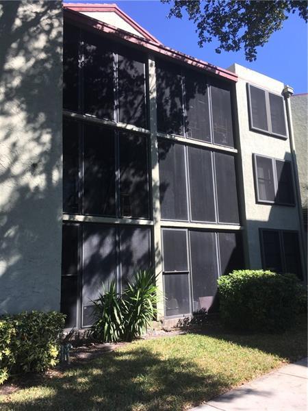 216 Lake Pointe Dr in Oakland Park, FL - Building Photo - Building Photo