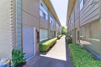 9008 San Benito Way in Dallas, TX - Building Photo - Building Photo
