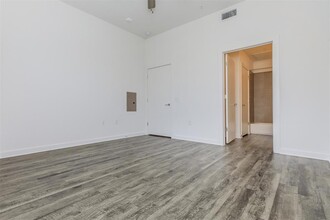 680 Naumann Dr in Leander, TX - Building Photo - Building Photo