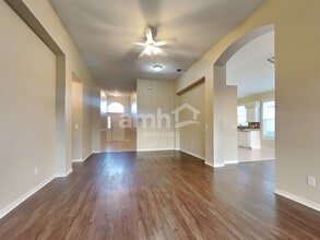 1913 Sedgefield St in Brandon, FL - Foto de edificio - Building Photo