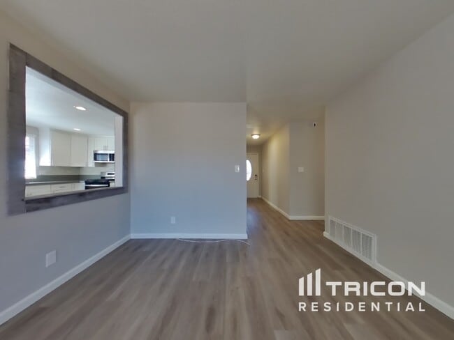 1713 Armington Ave in Sacramento, CA - Building Photo - Building Photo