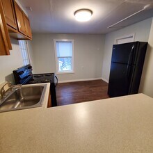 398 Weaver St, Unit 2 in Winooski, VT - Building Photo - Building Photo