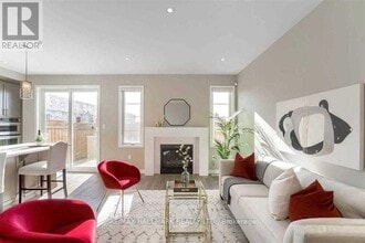 110 Kaitting Trail in Oakville, ON - Building Photo - Building Photo