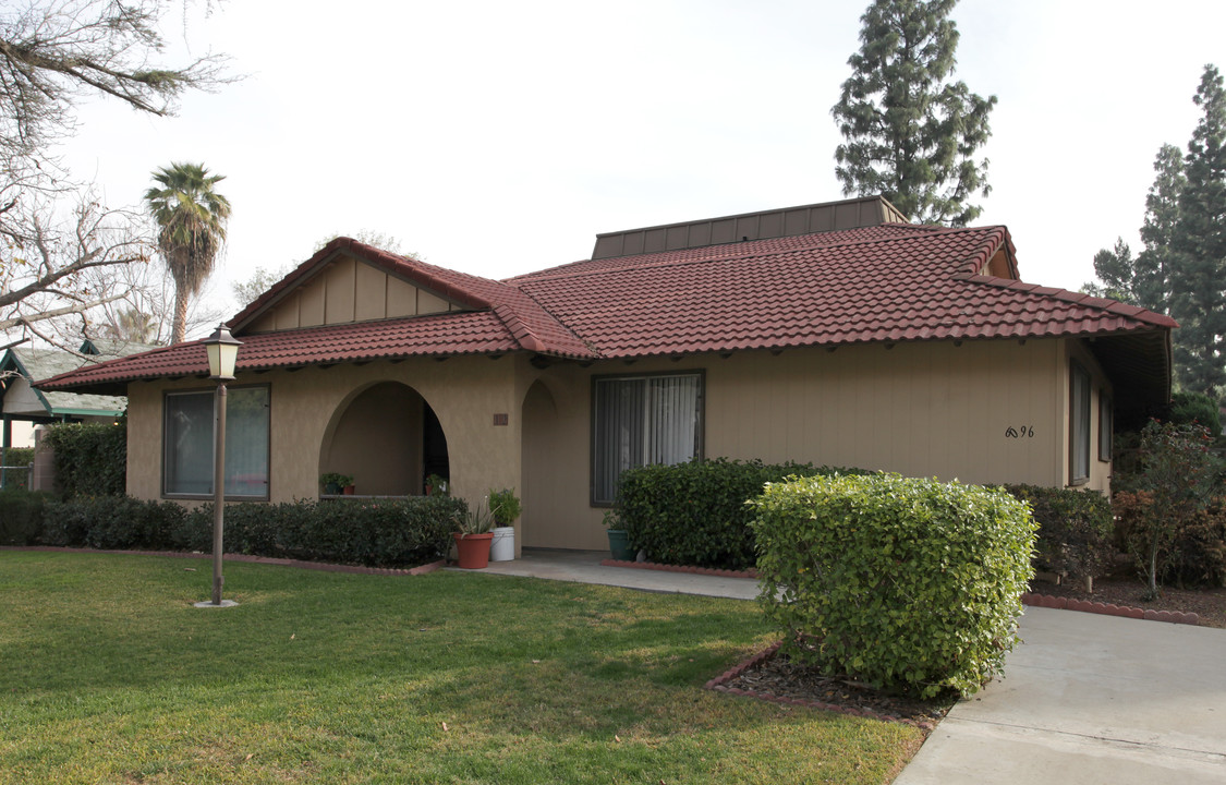 Claystone Del Plaza Apartments in Riverside, CA - Building Photo