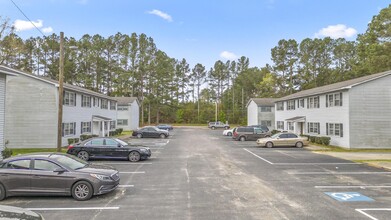 Garden Apartments in Bennettsville, SC - Foto de edificio - Building Photo