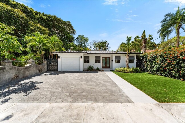 5736 SW 35th St in Miami, FL - Building Photo - Building Photo
