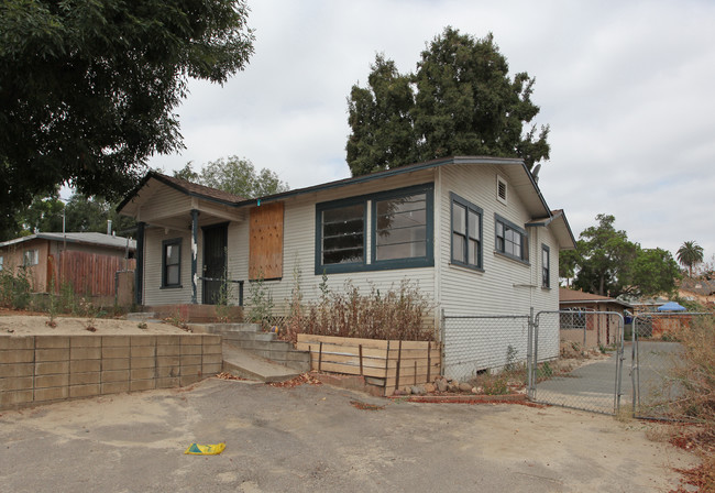 2360-2366 El Prado Ave in Lemon Grove, CA - Building Photo - Building Photo