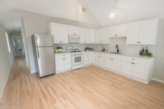 98 Raritan Ave in Keansburg, NJ - Building Photo - Building Photo