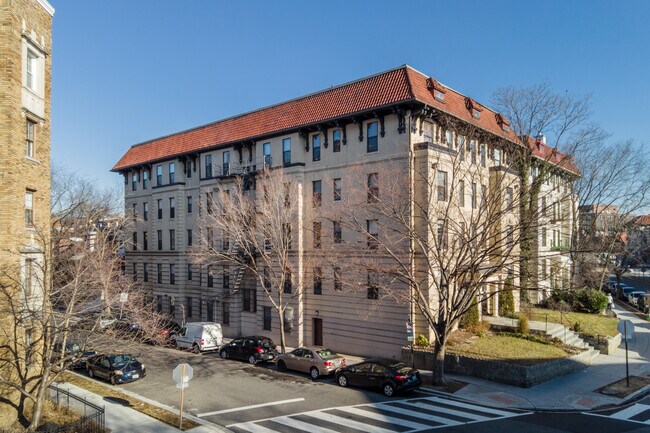 Pasadena Condominium in Washington, DC - Foto de edificio - Building Photo
