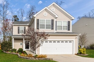 1543 Cairo Way in Fuquay Varina, NC - Building Photo
