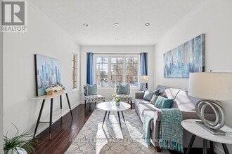 98 Lowther Ave in Richmond Hill, ON - Building Photo - Building Photo