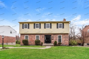 5563 Little Flower Ave in Cincinnati, OH - Building Photo