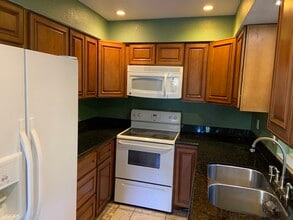 1402 Forest Run in Hercules, CA - Foto de edificio - Building Photo