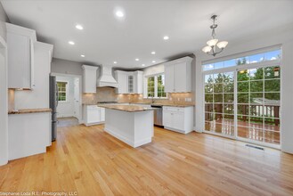 30 Verville Rd in Avon, CT - Building Photo - Building Photo