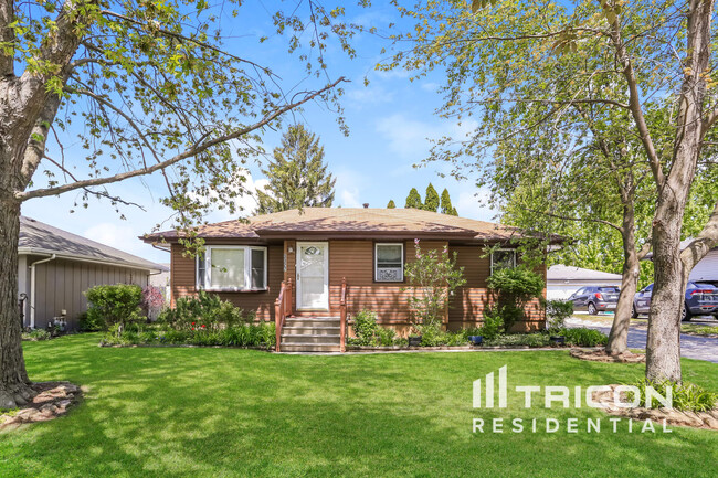 property at 3327 D Hutchinson