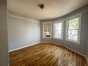 11 Dwight St, Unit 1 in Jersey City, NJ - Building Photo - Building Photo