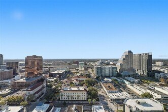 150 E Robinson St, Unit 3206 in Orlando, FL - Building Photo - Building Photo