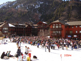 Aspen Highlands Village Apartments