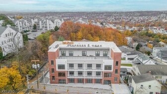 318 Dixon Ave in Paterson, NJ - Building Photo