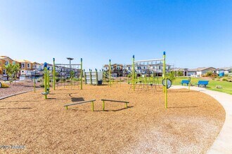 5750 W Raymond St in Phoenix, AZ - Building Photo - Building Photo