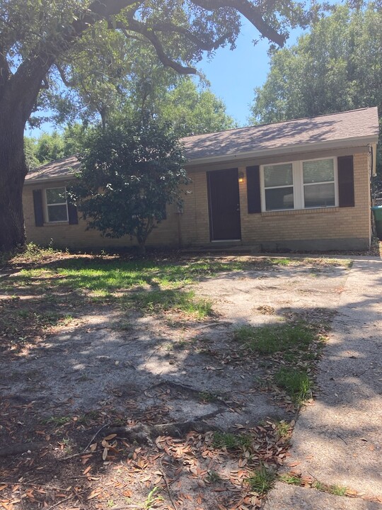 497 Gay Ave in Gulfport, MS - Foto de edificio