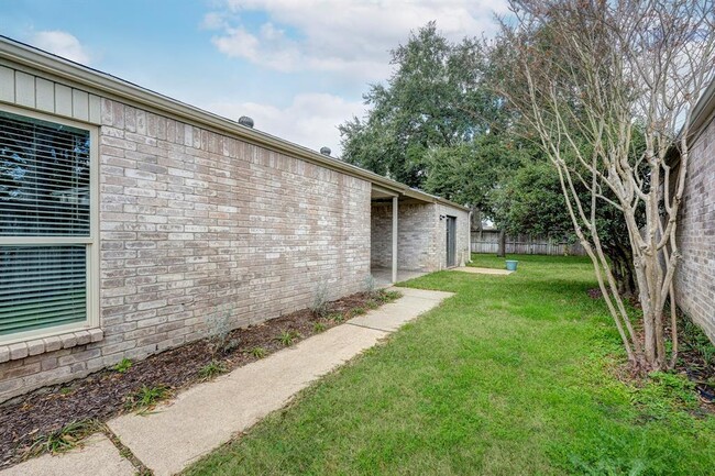 18506 Glen Briar Ln in Houston, TX - Building Photo - Building Photo