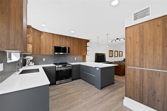 340 City View Dr in Fort Lauderdale, FL - Foto de edificio - Building Photo