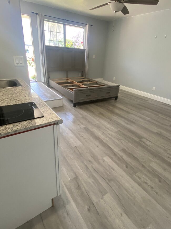 7914 Malvern Ave in Rancho Cucamonga, CA - Foto de edificio - Building Photo