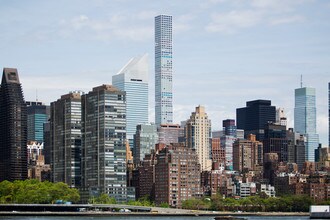 432 Park Ave in New York, NY - Building Photo - Building Photo