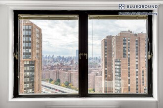 30 Waterside Plaza in New York, NY - Building Photo - Building Photo