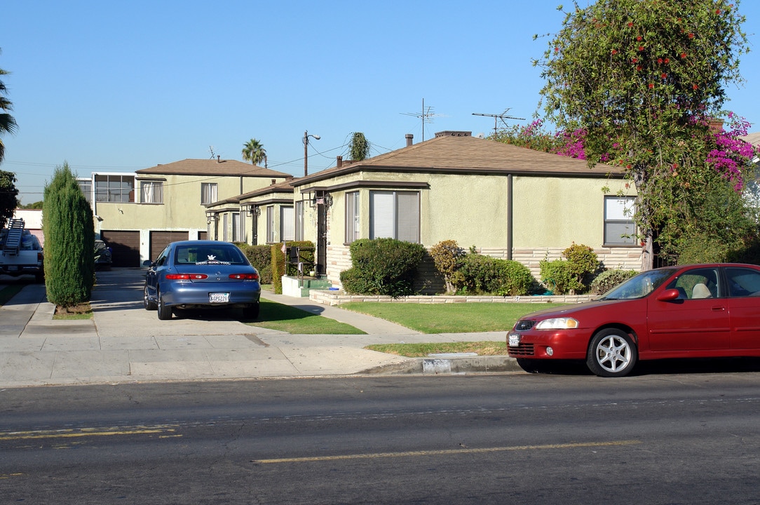 215 S Eucalyptus Ave in Inglewood, CA - Foto de edificio