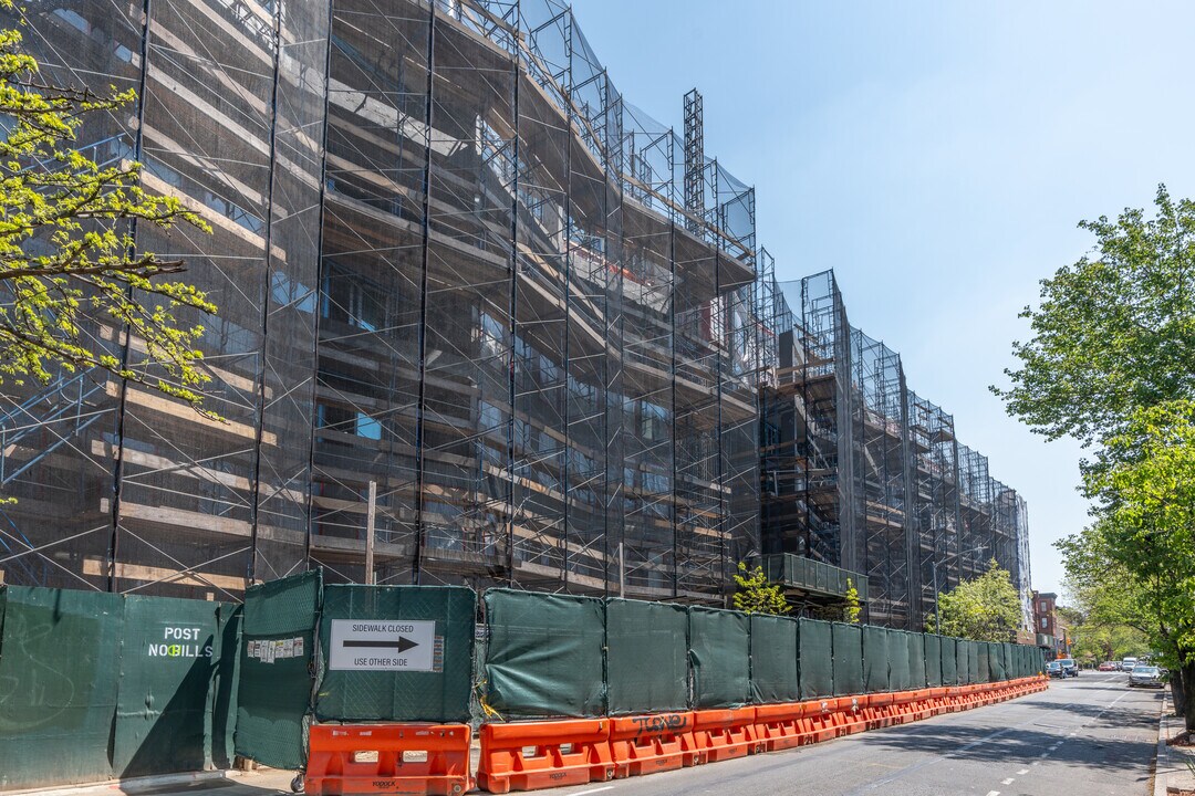 Bergen in Brooklyn, NY - Foto de edificio