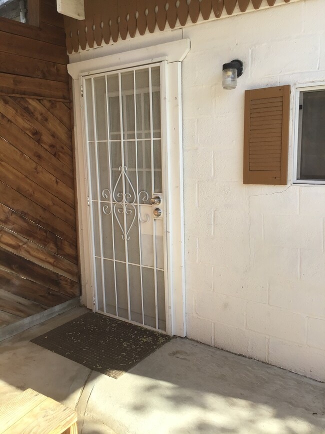 430 W Haloid Ave, Unit B in Ridgecrest, CA - Building Photo - Building Photo