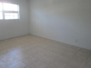 405 N Cypress Dr, Unit 4 in Jupiter, FL - Building Photo - Building Photo