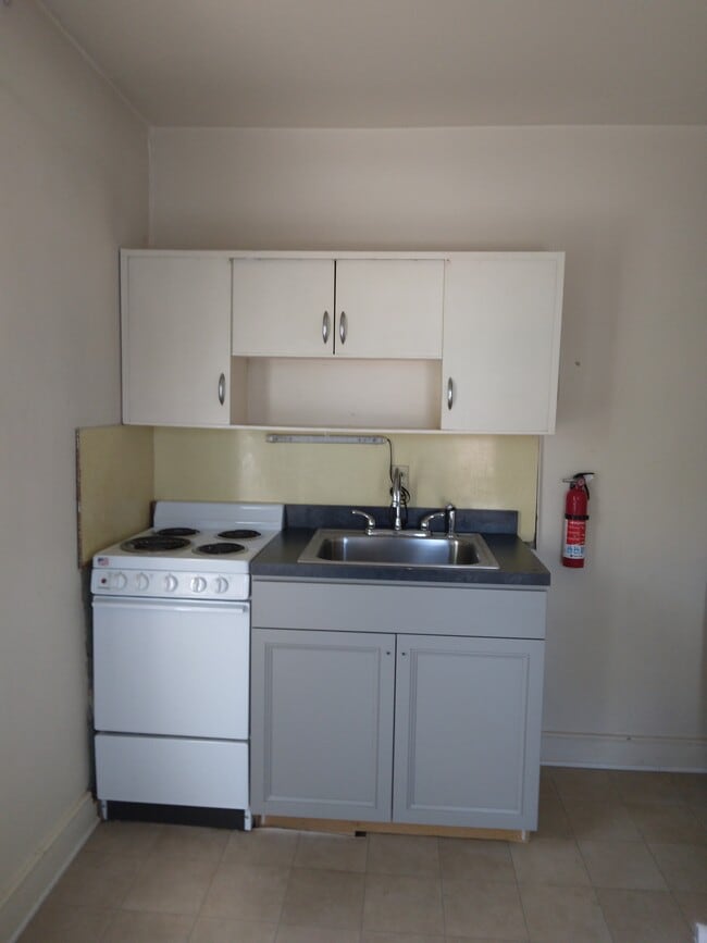 35 Manor Ave, Unit D in Millersville, PA - Foto de edificio - Building Photo