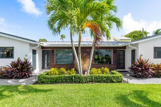 30 Hersey Dr in Boynton Beach, FL - Building Photo - Building Photo