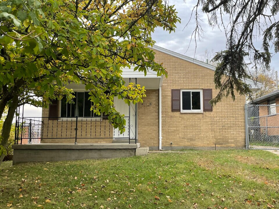 326 Blackwood Ave in Dayton, OH - Building Photo