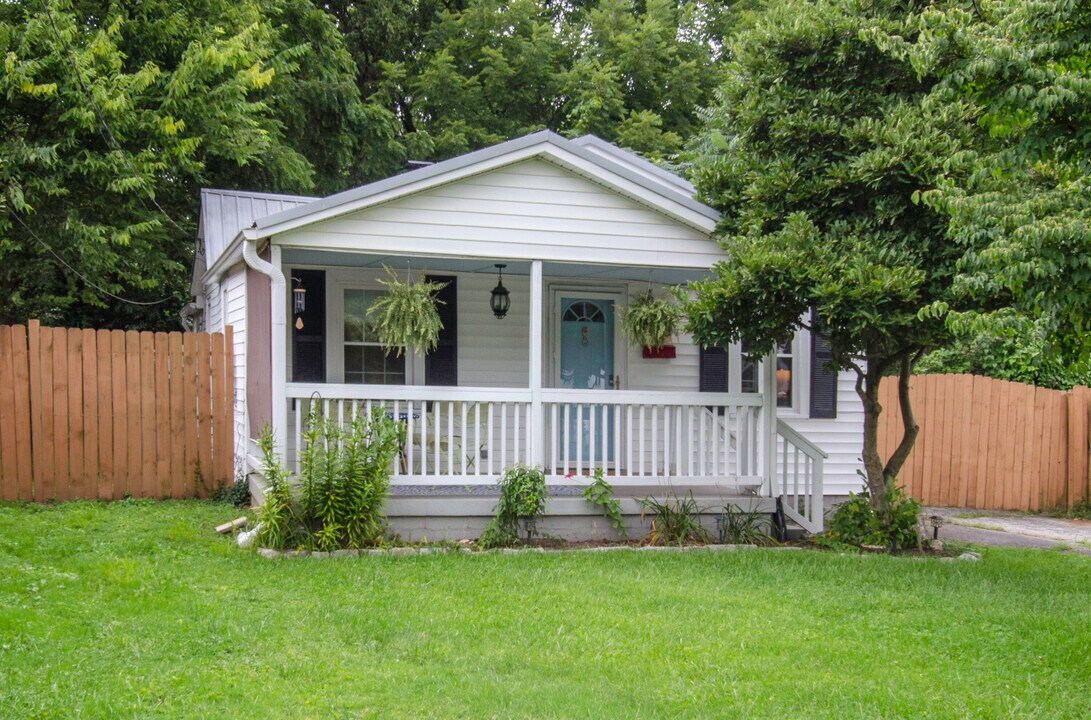 385 Sherman Ave in Lexington, KY - Building Photo