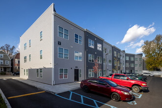 Ridgeview Square in Newark, NJ - Building Photo - Building Photo