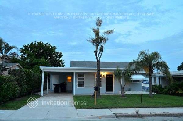 1026 N E St in Lake Worth Beach, FL - Building Photo