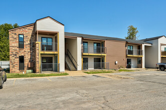 Shelton Gardens Apartments in Oklahoma City, OK - Building Photo - Building Photo