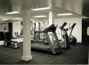 700 Summer St-Unit -8J in Stamford, CT - Building Photo - Building Photo