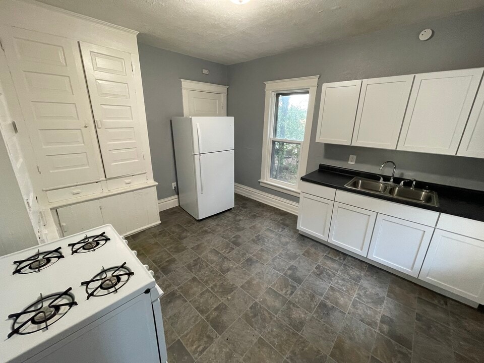 1051 6th St in Beloit, WI - Building Photo