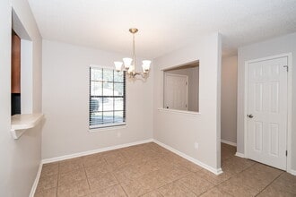 10827 Carrington Ct in Jacksonville, FL - Foto de edificio - Building Photo